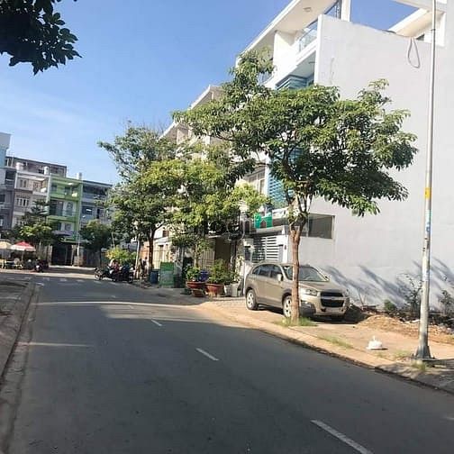 Hình ảnh bán lô đất 100m2 MT đường số 7 liền kề KDC Tên Lửa,đối diện trường học