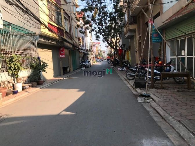 Hình ảnh Bán gấp 70m giá rẻ bất ngờ 70tr/m2 Bát Khối, Long Biên