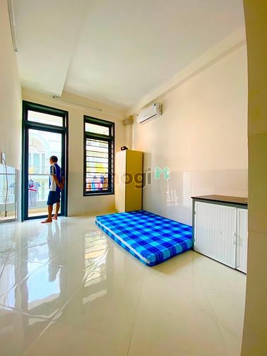 Hình ảnh Nhà mới xây, thang máy, ban công, NT cơ bản.q10