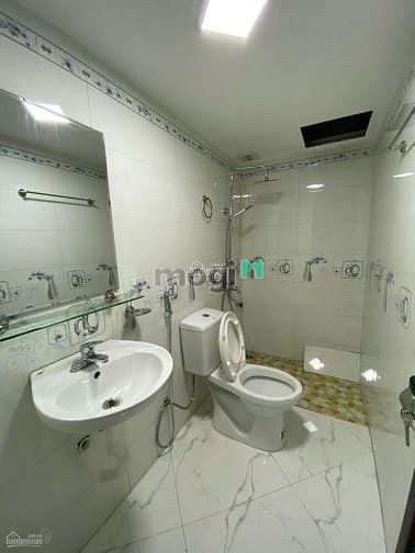 Hình ảnh Nhà 2 lầu kế chợ Bình Thành( Bình Tân ) ,đường 1 sẹc ,7m thông