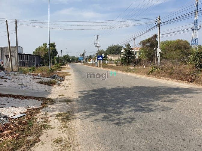 Hình ảnh Bán đất đường Nguyễn Chí Thanh, Tân Bình, thị xã LaGi sổ riêng