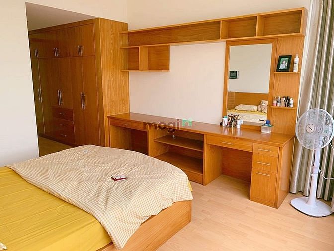 Hình ảnh Cho thuê CC Sky Center, Phổ Quang, DT 100m2, 3PN, nội thất đầy đủ.