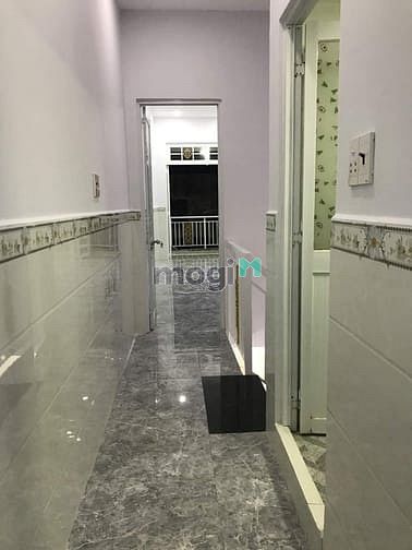 Hình ảnh Nhà đẹp 3 phòng có phòng dưới đất,gần chợ trượng học