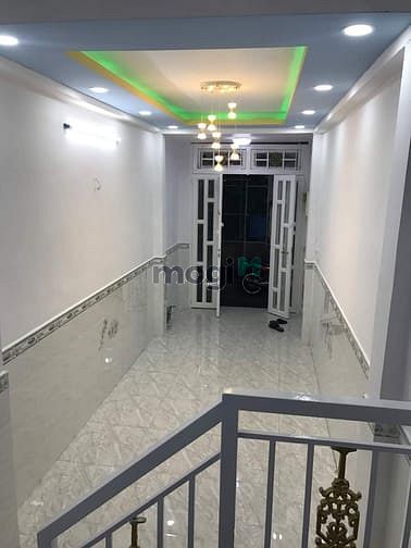 Hình ảnh Nhà đẹp 3 phòng có phòng dưới đất,gần chợ trượng học