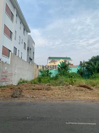 Hình ảnh Cần sang nền đất biệt thự ngã tư Tên Lửa 200m2, gọi để xem ngay