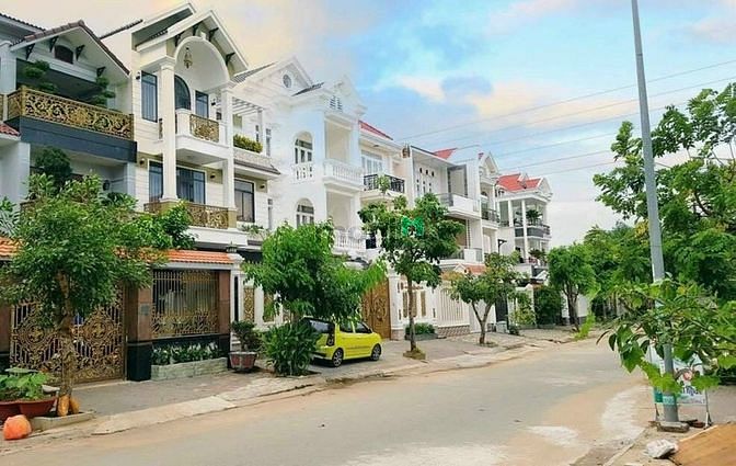 Hình ảnh Cần tiền bán gấp lô đất  7x28, Giá 60trm2, xây dựng ngay