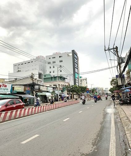 Hình ảnh Bán lô đất mặt tiền phạm hữu lầu, Q7, 5,6x27, DT công nhận 112m