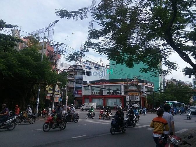 Hình ảnh Nhà đẹp bán gấp MT Trần Quang Diệu, P. 13, Quận 3, (4.2x16.5) - giá êm