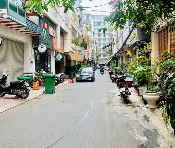 Hình ảnh Cần bán Nhà HXH Trần Hưng Đạo, Phường Cầu Ông Lãnh, Quận 1
