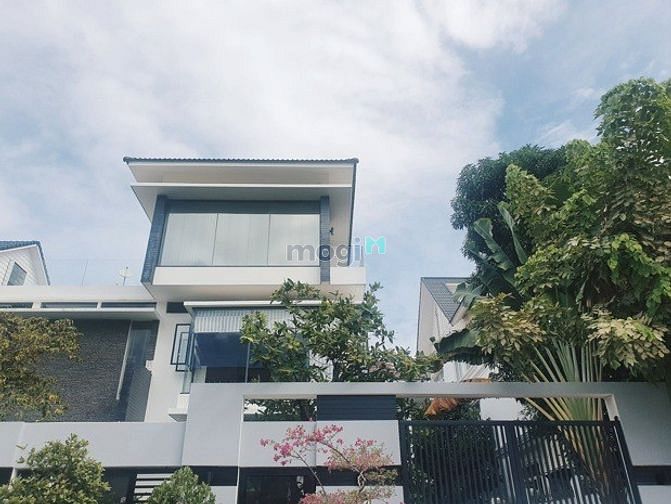 Hình ảnh Biệt thự hồ bơi Đảo Xanh 4PN - B327
