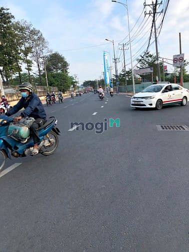 Hình ảnh Bán 2 lô đất liền kề, thổ cư 100%, ĐT ngang 12m dai 45m Lê Văn Chí