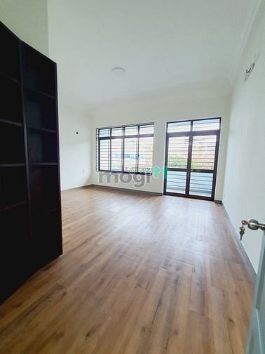 Hình ảnh Cho thuê nhà 400C Lê Văn Sỹ, P14, Quận 3