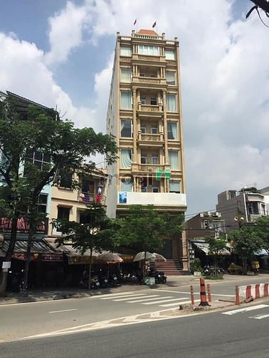Hình ảnh Cho thuê nhà 6 lầu - 4 x 22 - vào kd ngay