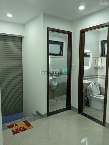 Hình ảnh Cho thuê nhà 5 tâng mặt phố Trần khát Chân