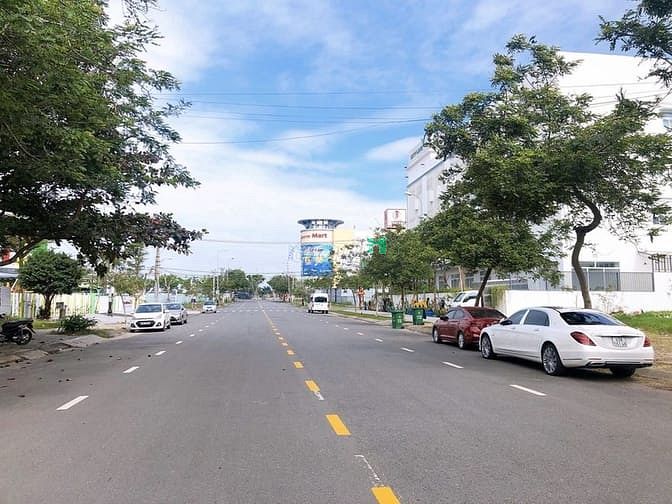 Hình ảnh Bán lô đất 150m2 đường Thăng Long ngay siêu thị Lotte