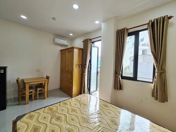 Hình ảnh Ban Công CHDV Full nội thất mới đầy đủ tiện nghi