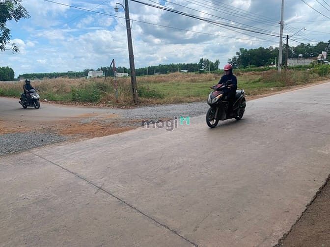 Hình ảnh Bán 6808m2 Đất 2 Mặt Tiền NGay vòng Xoay 60m ,Sổ Riêng