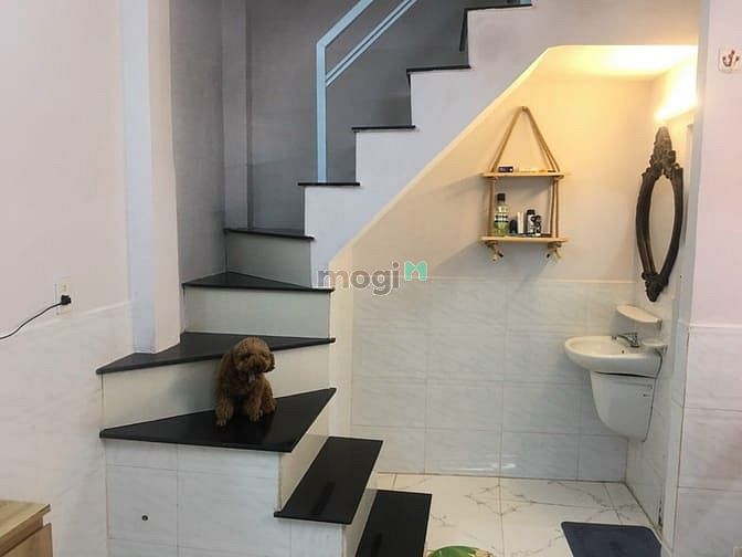 Hình ảnh Nhà 2 tầng giá mềm 3.9 tỷ hẻm Cô Bắc Q1
