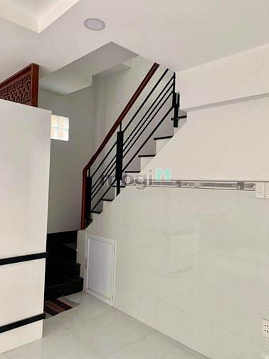 Hình ảnh Nhà nở hậu cần bán ngay hẻm Cách Mạng Tháng 8 Q3