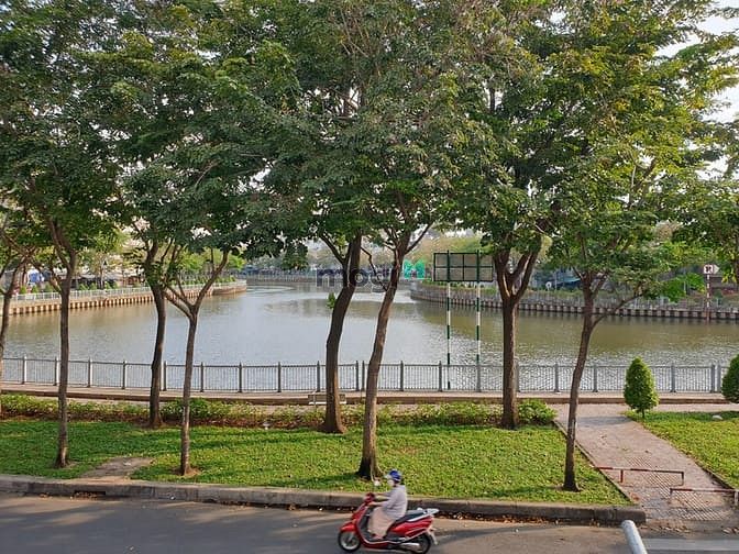 Hình ảnh Nhà 2 MT khu DC Miếu Nổi đông đúc