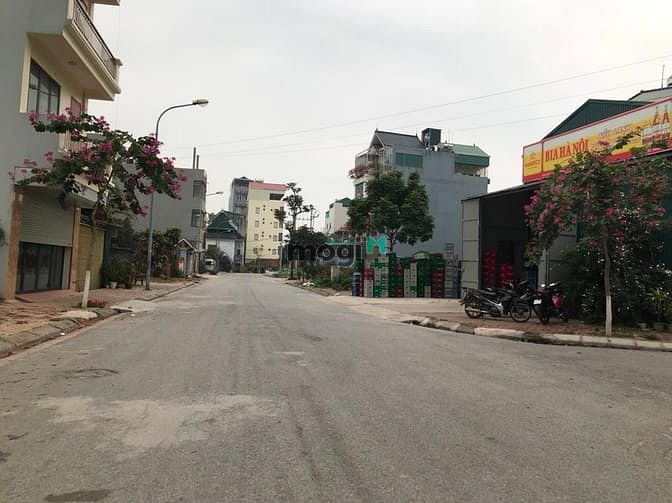 Hình ảnh Gia đình cân tiền gấp bán 50m đất view vườn hoa TĐC Giang Biên
