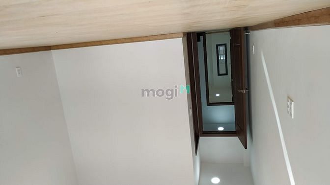 Hình ảnh Hẻm Xe Hơi Cách Mạng Tháng Tám P.11 Q.3