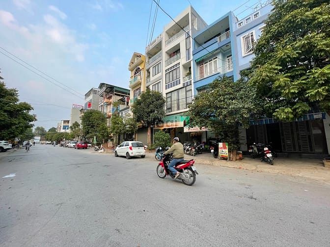 Hình ảnh Hàng ngộp cần bán ngay trung tâm TP, sổ đỏ riêng giá chỉ 31tr/m2 LH