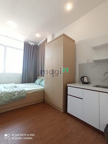 Hình ảnh Khai Trương Căn Hộ Quận 3 - Cửa Sổ Kính Hiện Đại