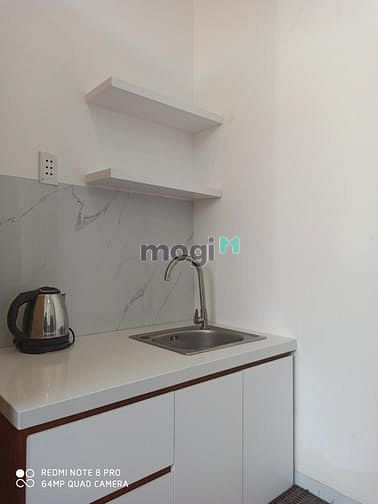 Hình ảnh Khai Trương Căn Hộ Quận 3 - Cửa Sổ Kính Hiện Đại