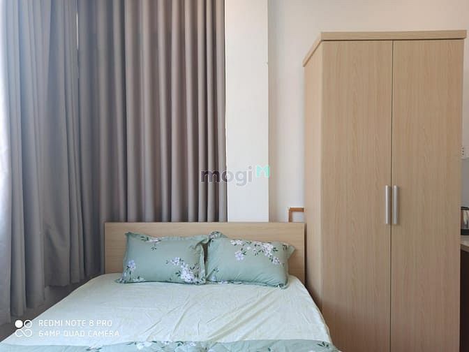 Hình ảnh Khai Trương Căn Hộ Quận 3 - Cửa Sổ Kính Hiện Đại