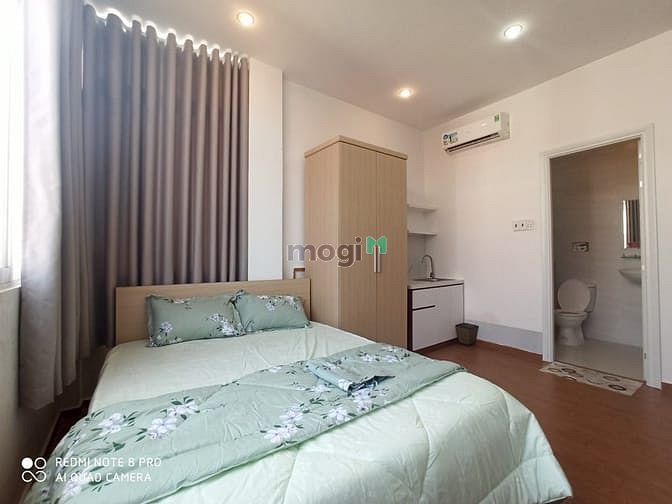 Hình ảnh Khai Trương Căn Hộ Quận 3 - Cửa Sổ Kính Hiện Đại