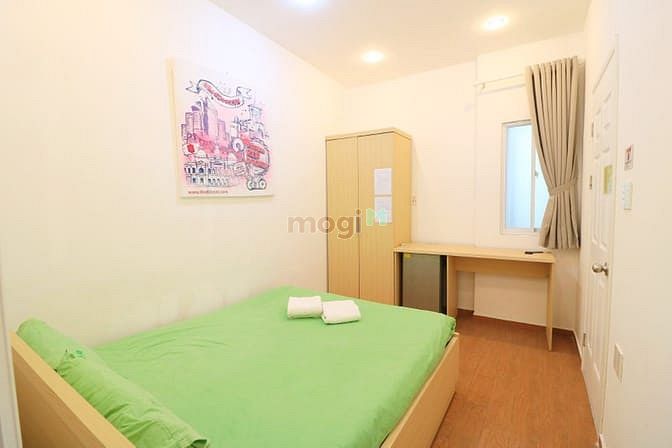 Hình ảnh Khai Trương Căn Hộ Quận 3 - Cửa Sổ Kính Hiện Đại