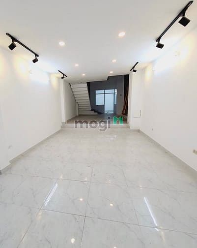 Hình ảnh Cho thuê nhà 39 Bàu Cát, Phường 14, Tân Bình