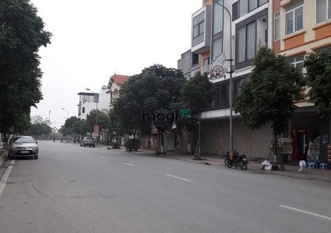 Hình ảnh Đất mặt Phố Lâm Hạ, 156m2, 200triệu/m2 Lô góc, MT 18m, Vỉa hè