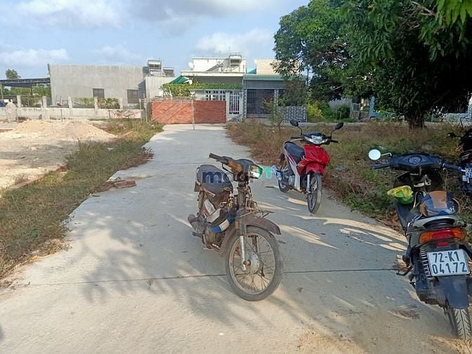Hình ảnh Chủ kẹt tiền gửi bán lô đất thuộc thị trấn Long Hải