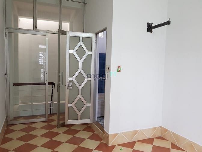 Hình ảnh Nhà bán ngay Chợ Gạch Ông 2Lầu ST đúc thật