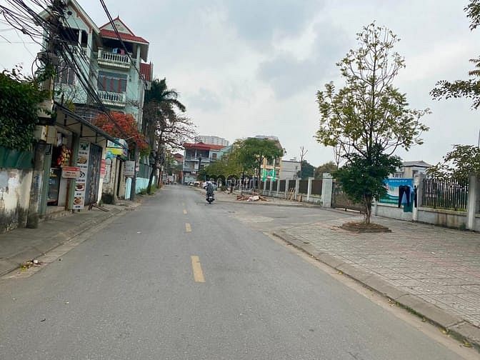 Hình ảnh Bán gấp đất 90m2 mặt đường TĐC Thạch Bàn cứu công ty