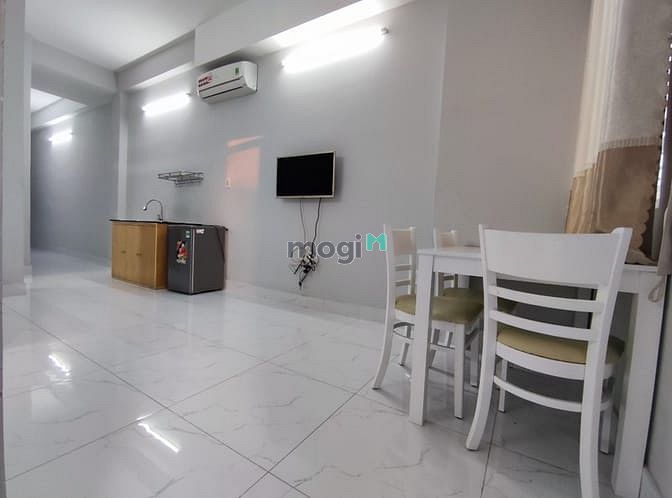 Hình ảnh CHDV full nội thất, ban công, gần vòng xoay dân chủ.Q3
