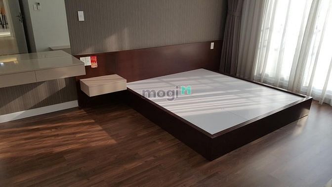 Hình ảnh Cho thuê gấp CHCC Riverpark Premier, view sông, 135m2, ban công dài .