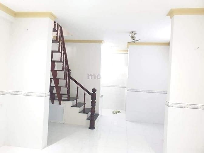 Hình ảnh Bán nhà ngay trung tâm quận Tân Phú