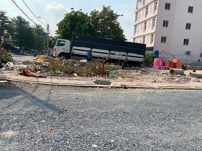 Hình ảnh Gia đình tôi cần bán gấp lô đất mặt tiền quận 12, HCM