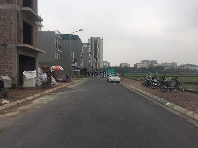 Hình ảnh Gia đình có việc cần bán gấp đất TĐC Giang Biên DT: 40m MT 3,46m