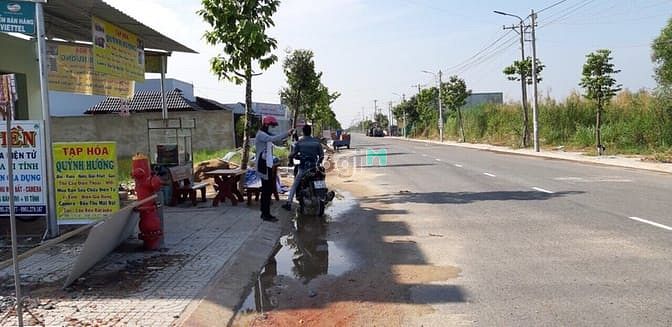 Hình ảnh Bán đất chợ Hưng Long, giá 1,25 tỷ/90m2, SHR, thổ cư 100%