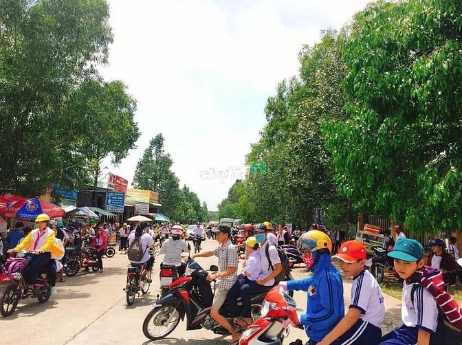 Hình ảnh Tôi Bán Miếng Đất 100m2 Gần ĐH Việt Đức,Dân Cư Đông,Thổ Cư,Sổ Hồng,