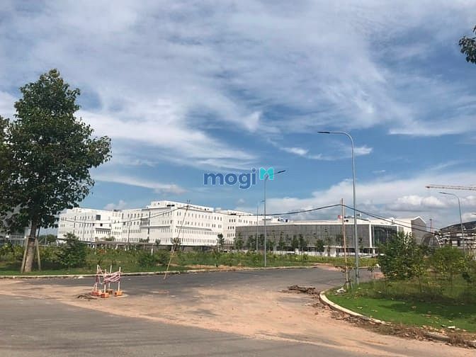 Hình ảnh Tôi Bán Miếng Đất 100m2 Gần ĐH Việt Đức,Dân Cư Đông,Thổ Cư,Sổ Hồng,