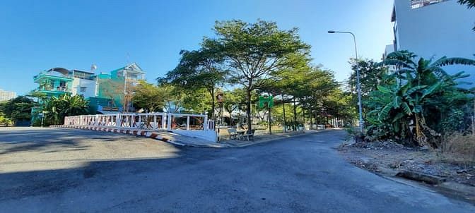 Hình ảnh Bán đất mặt tiền đường 6m giáp PMH Q7.5x18m.Giá 6,7tỷ