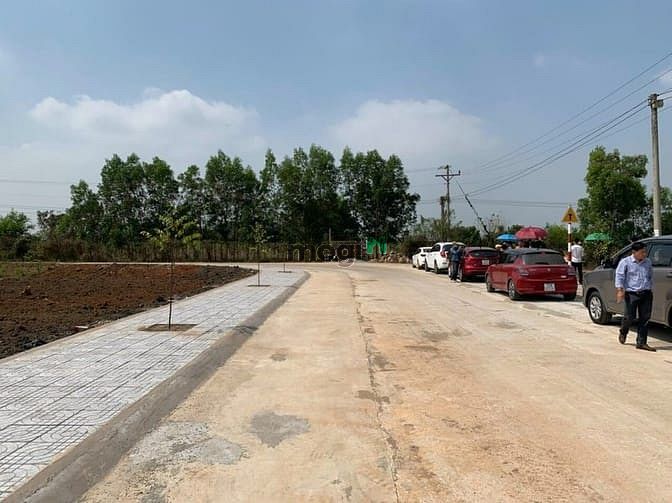 Hình ảnh Bán đất nền thổ cư vị trí đẹp gần vòng xoay Hắc Dịch