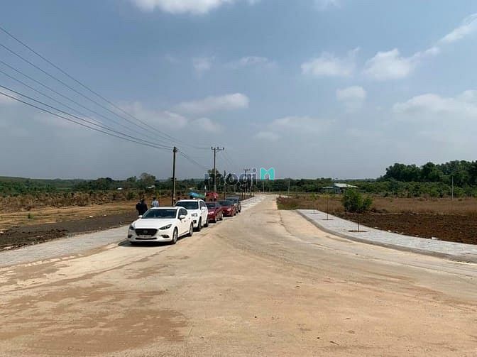 Hình ảnh Bán đất nền thổ cư vị trí đẹp gần vòng xoay Hắc Dịch