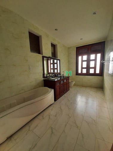 Hình ảnh Cho thuê biệt thự 500m2 gần Masteri Thảo Điền - Cho kinh doanh