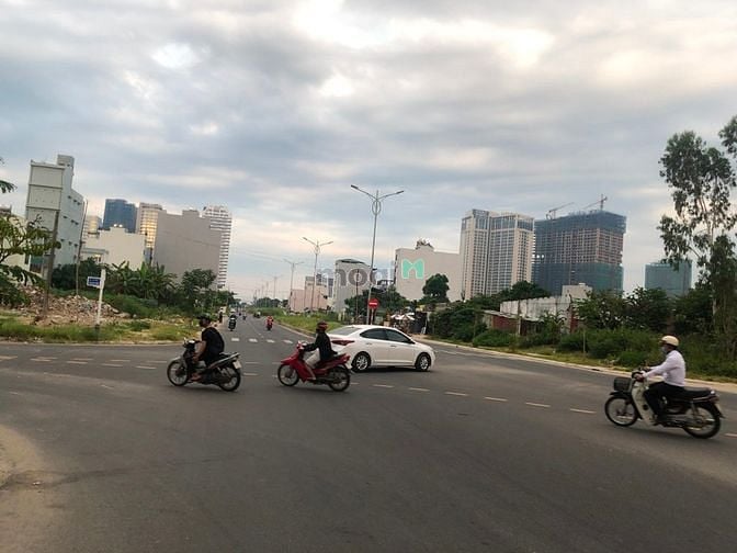 Hình ảnh Cần bán lô đất 2 mặt tiền đường Vương Thừa Vũ và đường 10m5